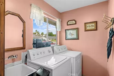 2040 W Embassy Ave, Anaheim, CA 92804 - Photo 14