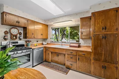 2040 W Embassy Ave, Anaheim, CA 92804 - Photo 6