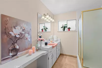2040 W Embassy Ave, Anaheim, CA 92804 - Photo 18