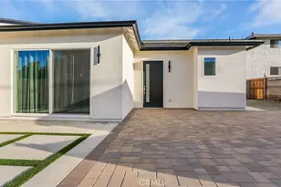 1822 Pomona, Costa Mesa, CA 92627 - Photo 2