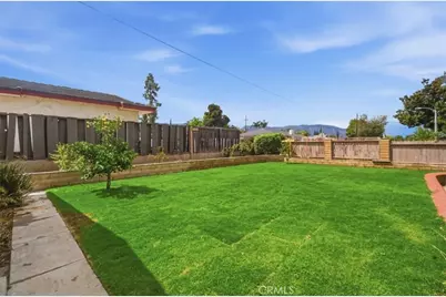228 W Hacienda, Corona, CA 92882 - Photo 32