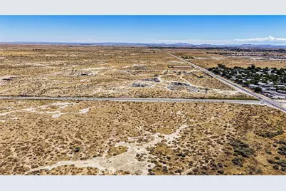 47004 Challenger Way, Lancaster, CA 93535 - Photo 8