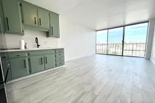 375 Atlantic, Long Beach, CA 90802 - Photo 2