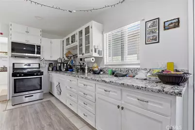9257 Palmetto, Fontana, CA 92335 - Photo 12