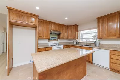 545 E Spruce St, Ontario, CA 91761 - Photo 6