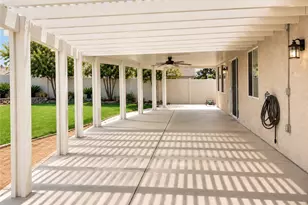 35579 Country Creek Dr, Yucaipa, CA 92399 - Photo 14