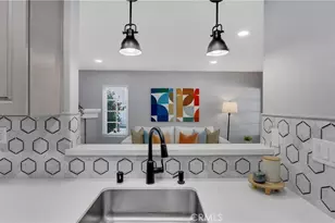 27 Christamon, Irvine, CA 92620 - Photo 8