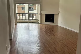21520 Burbank, Woodland Hills, CA 91367 - Photo 2