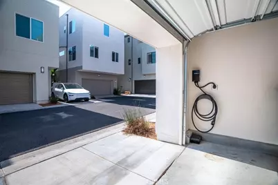 142 Allusion, Irvine, CA 92618 - Photo 38
