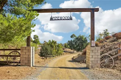 20450 Wendy, Murrieta, CA 92562 - Photo 2