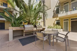 250 N First Street, Burbank, CA 91502 - Photo 36
