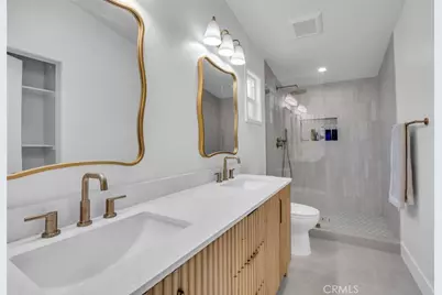 268 E Bay, Costa Mesa, CA 92627 - Photo 14
