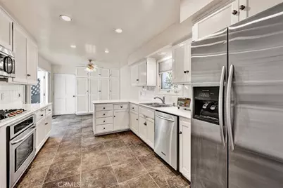 915 W Bay Avenue, Newport Beach, CA 92661 - Photo 18
