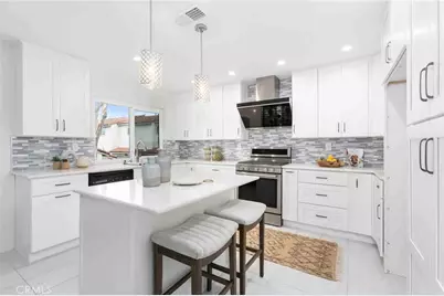 21072 Poolside, Huntington Beach, CA 92648 - Photo 8