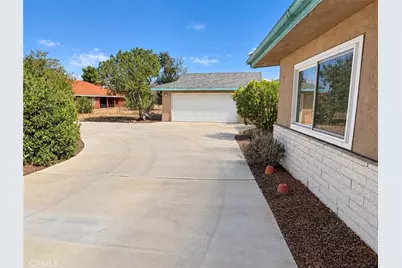 18393 Orange, Hesperia, CA 92345 - Photo 8