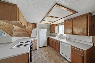 10075 Monte Vista Road, Phelan, CA 92371 - Photo 12