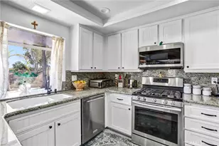 17102 Whispering Brook, Riverside, CA 92503 - Photo 18