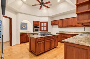 10827 Pacific View Rd, Malibu, CA 90265 - Photo 18