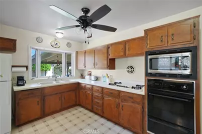 8469 Calendula Drive, Buena Park, CA 90620 - Photo 12