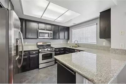 74 Woodleaf, Irvine, CA 92614 - Photo 6