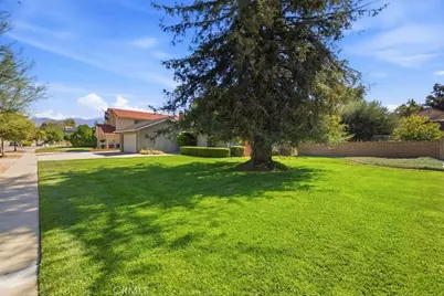 1418 Diamond Court, Redlands, CA 92374 - Photo 4