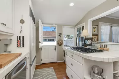 525 Hazel Drive, Corona del Mar, CA 92625 - Photo 10