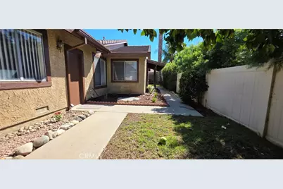 23512 Lampara Drive, Valencia, CA 91355 - Photo 4