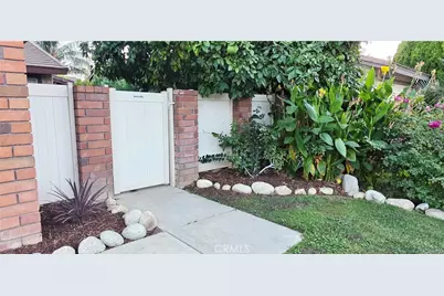 23512 Lampara Drive, Valencia, CA 91355 - Photo 2