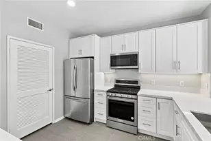 3373 Watermarke, Irvine, CA 92612 - Photo 16