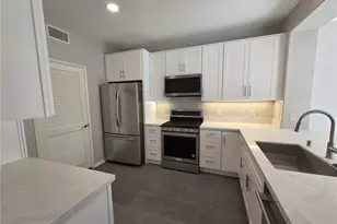 3373 Watermarke, Irvine, CA 92612 - Photo 4