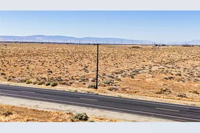 2705 90th Street, Rosamond, CA 93560 - Photo 2