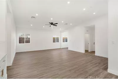 325 Holtby Rd, Bakersfield, CA 93304 - Photo 8