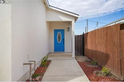 325 Holtby Rd, Bakersfield, CA 93304 - Photo 4