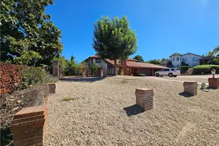 2073 Gainsborough, Riverside, CA 92506 - Photo 2