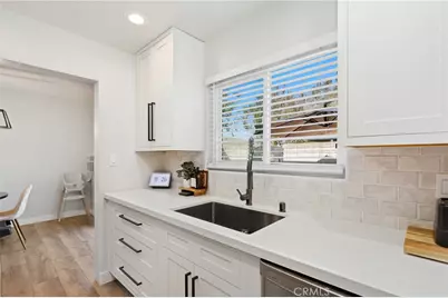 1107 W Memory Lane #13C, Santa Ana, CA 92706 - Photo 8