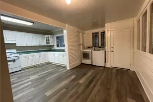 210 N Berendo St, Los Angeles, CA 90004 - Photo 10