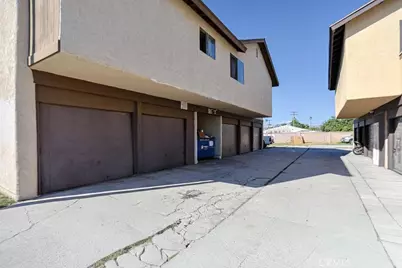 1031 W Central, Santa Ana, CA 92707 - Photo 6