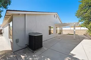 25308 Via Pacifica, Valencia, CA 91355 - Photo 20