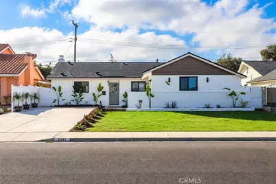 8352 Friesland, Huntington Beach, CA 92647 - Photo 2