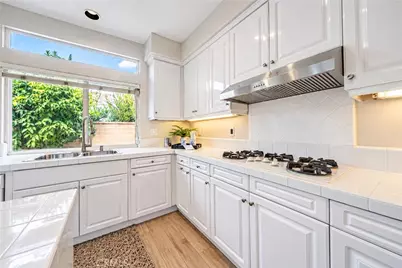 7 Canyonwood, Irvine, CA 92620 - Photo 10