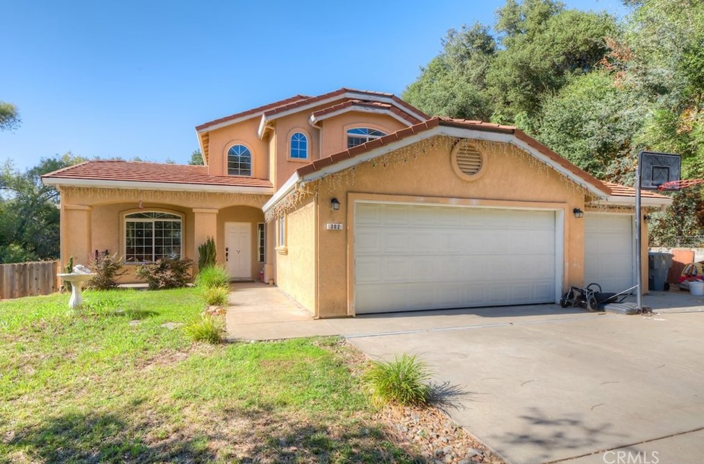 302 Mira Loma Dr, Oroville, CA 95965