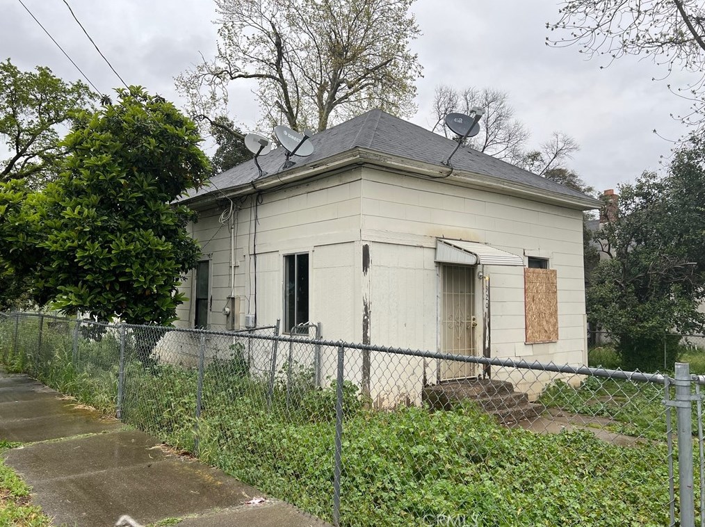 920 Pomona Ave, Oroville, CA 95965-4649