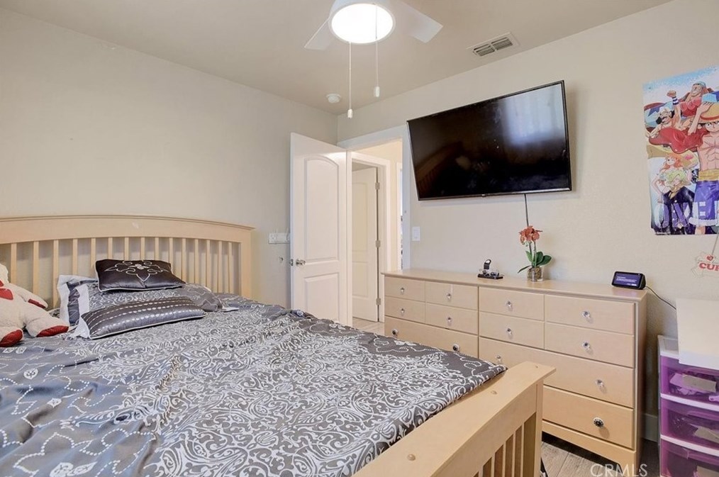 5 Kam Ct, Sacramento CA  95838-1500 exterior