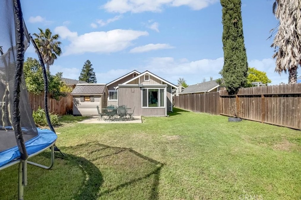 5 Kam Ct, Sacramento CA  95838-1500 exterior