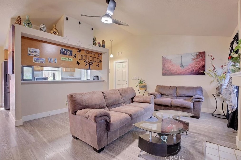 5 Kam Ct, Sacramento CA  95838-1500 exterior