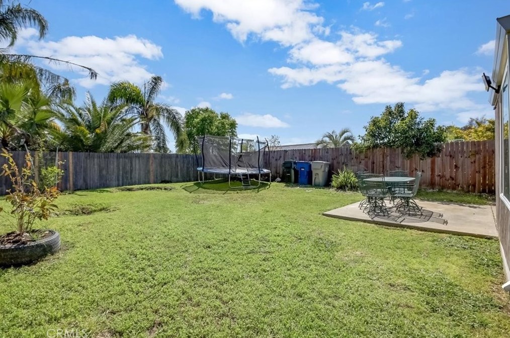 5 Kam Ct, Sacramento CA  95838-1500 exterior