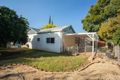 353 N Lawrence Avenue, Yuba City, CA 95991 - Photo 42