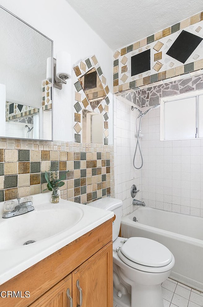 2817 Montecito St, Los Angeles CA  90031-2050 exterior