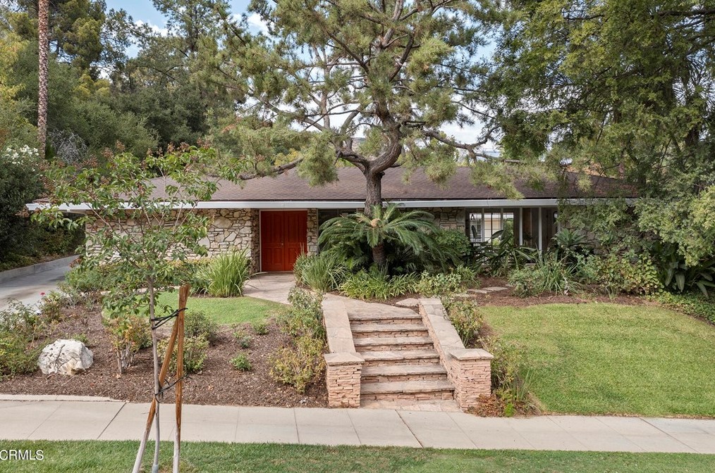 1575 Pegfair Estates Dr, Pasadena, CA 91103-1933