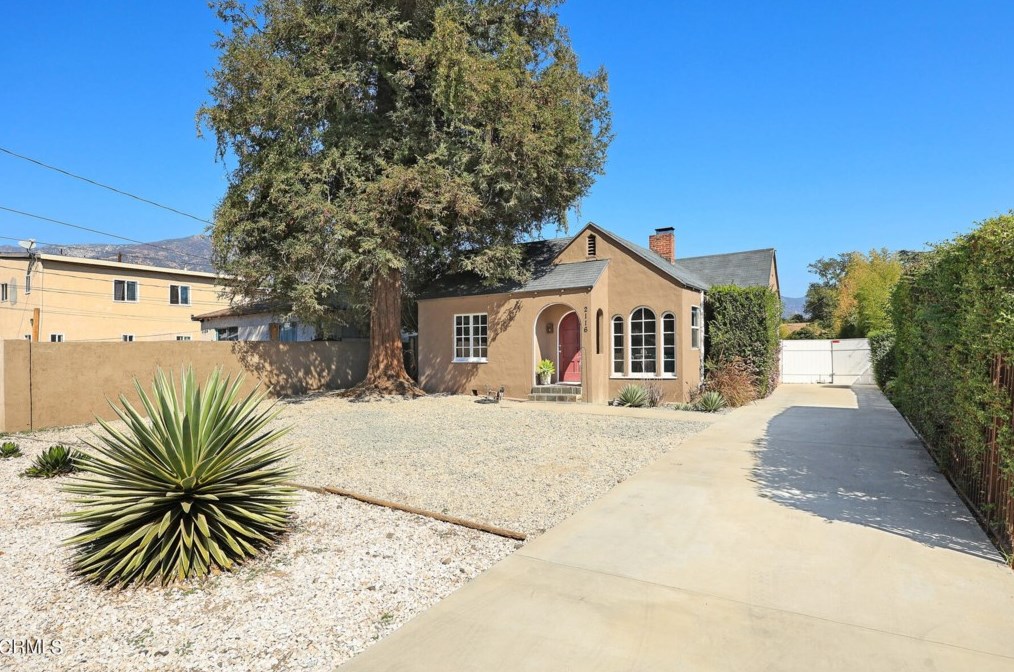 2116 Summit Ave, Altadena, CA 91001-5722